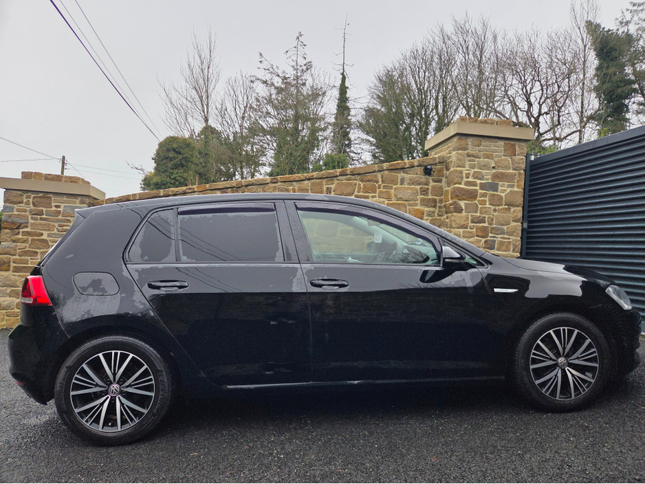 2015 Volkswagen Golf 1.6 TDI BLUEMOTION 110PS 5DR €6,500