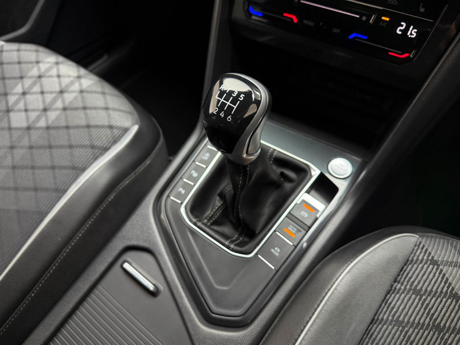 2022 Volkswagen Tiguan R-LINE 2.0 TDI 150HP €39,990