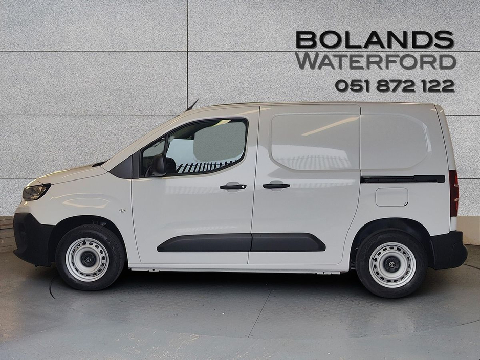 2024 Citroen Berlingo LX PLUS From €94 Per Week €21,764