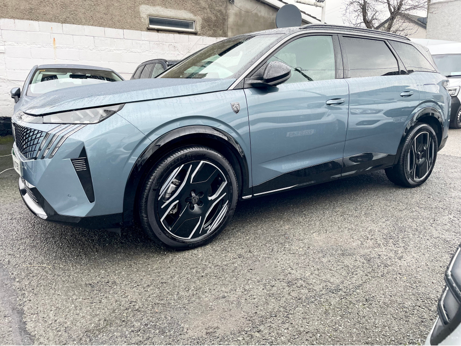 2025 Peugeot 5008 E 5008 GT-LINE 73KW 213BHP FULLY ELECTRIC €47,950