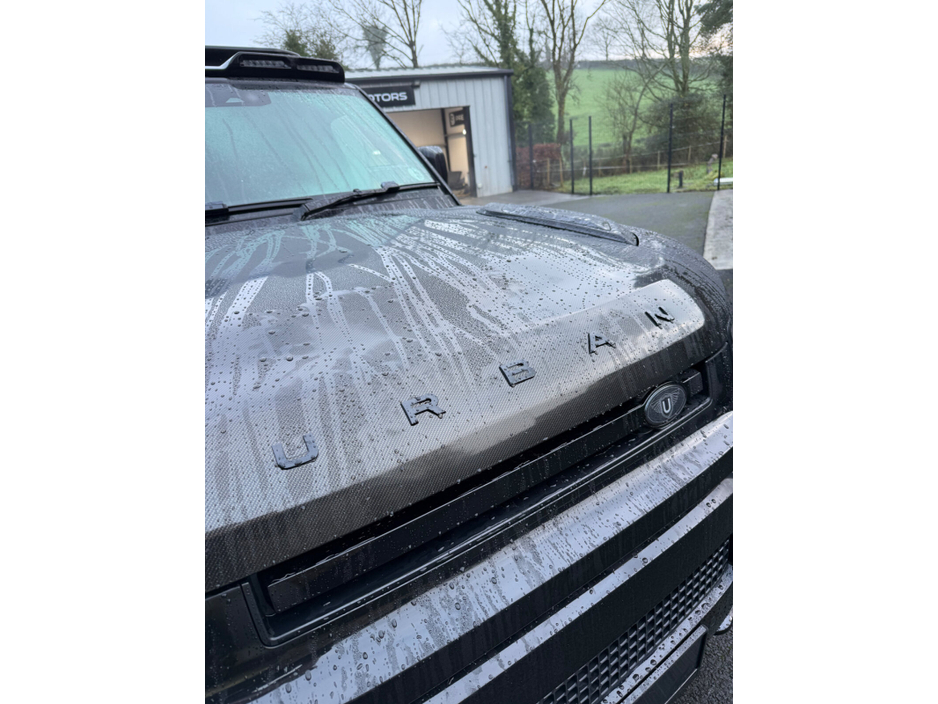 2021 Land Rover Defender  €63,995