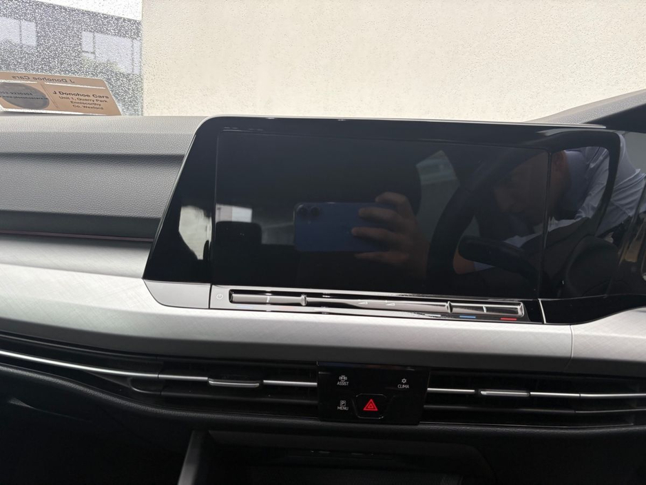 2024 Volkswagen Golf 2.0 TDI 115HP Life €27,950