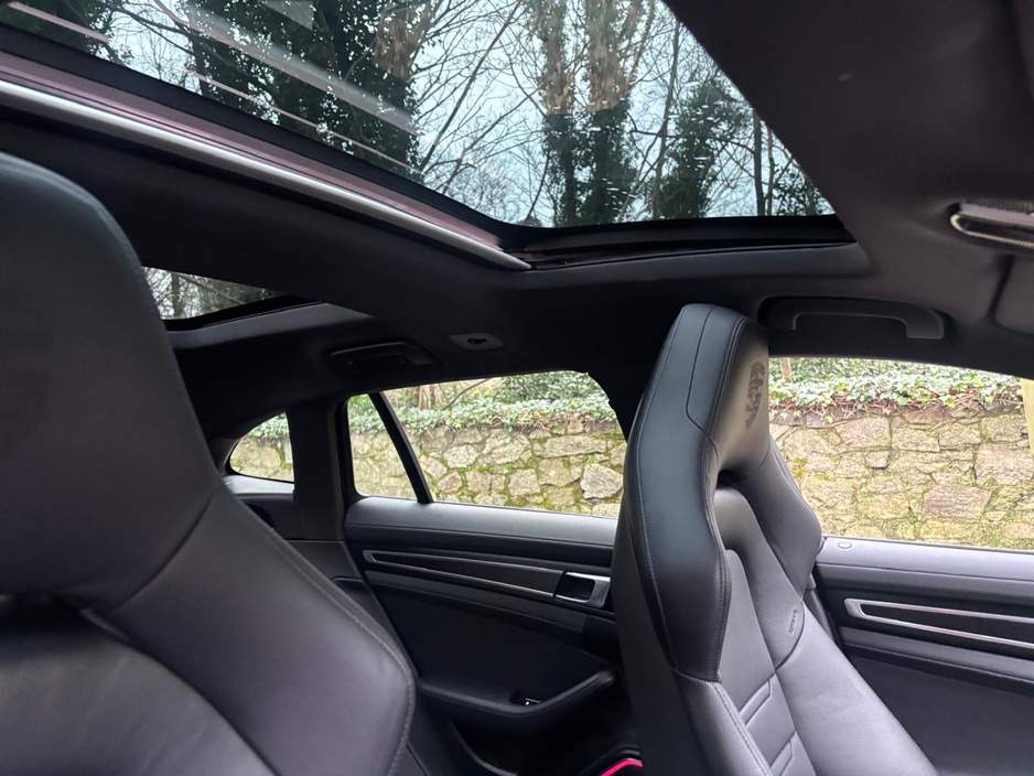 2023 Porsche Panamera 4 E-HYBRID SPORT TURISMO *Colossal Specification* €87,950