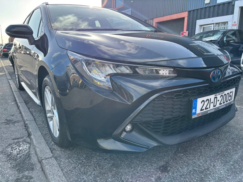 2022 Toyota Corolla 1.8 Hybrid Luna Saloon €20,500