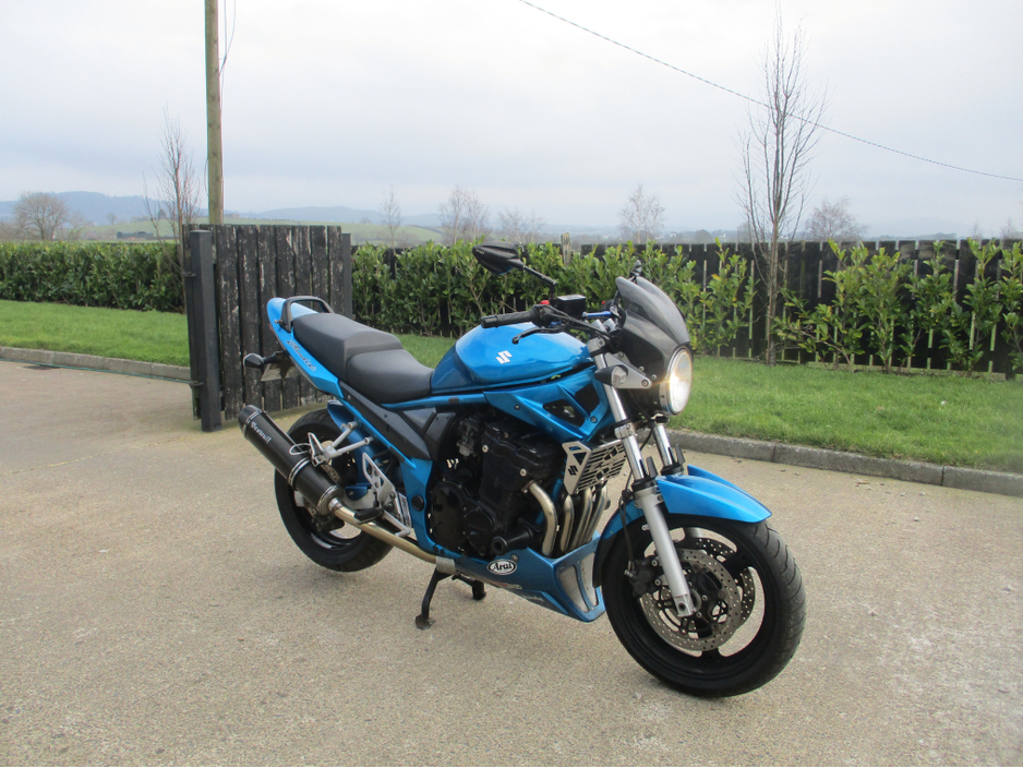 2009 Suzuki Gsf Bandit !GSF650K6 FULL POWER MODEL. ONLY  44521 KMS AND IN SHOWROOM CONDITION !! €4,950