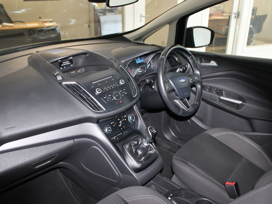 2017 Ford C-Max Zetec 1.5 TDCI 95PS M6 4DR €12,999