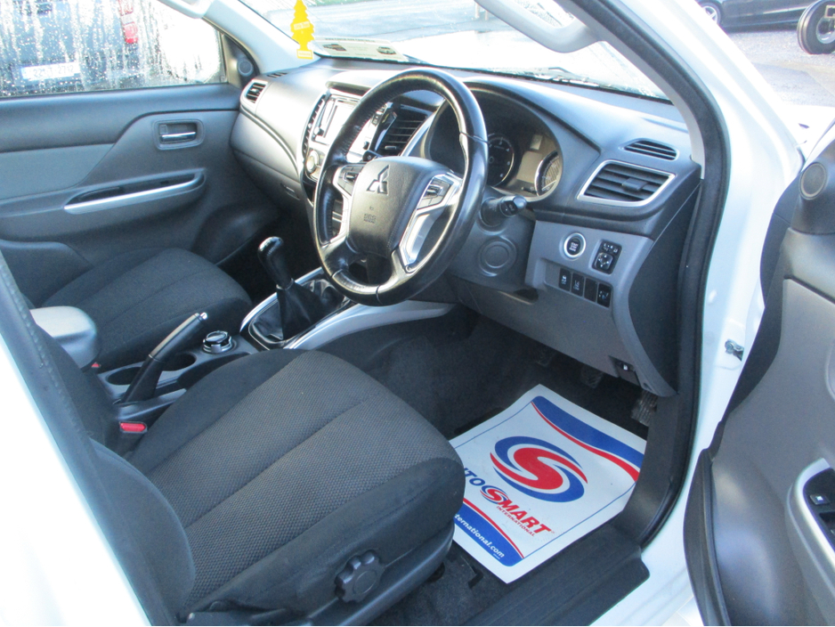2019 Mitsubishi L200 2.4 DI-D TITANIUM 4WD CREWCAB €20,325