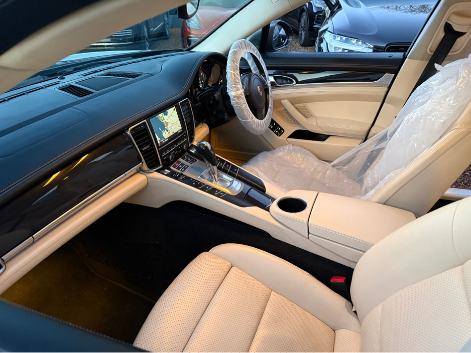 2014 Porsche Panamera PORSCHE PANAMERA 3.0 V6 FACELIFT 300BHP TURBO LOOK,SUNROOF ,HEATED SEATS ,REVERSE CAMERAS,SAT NAV ,PREMIUM TURBO LEATHER (rare) €29,840