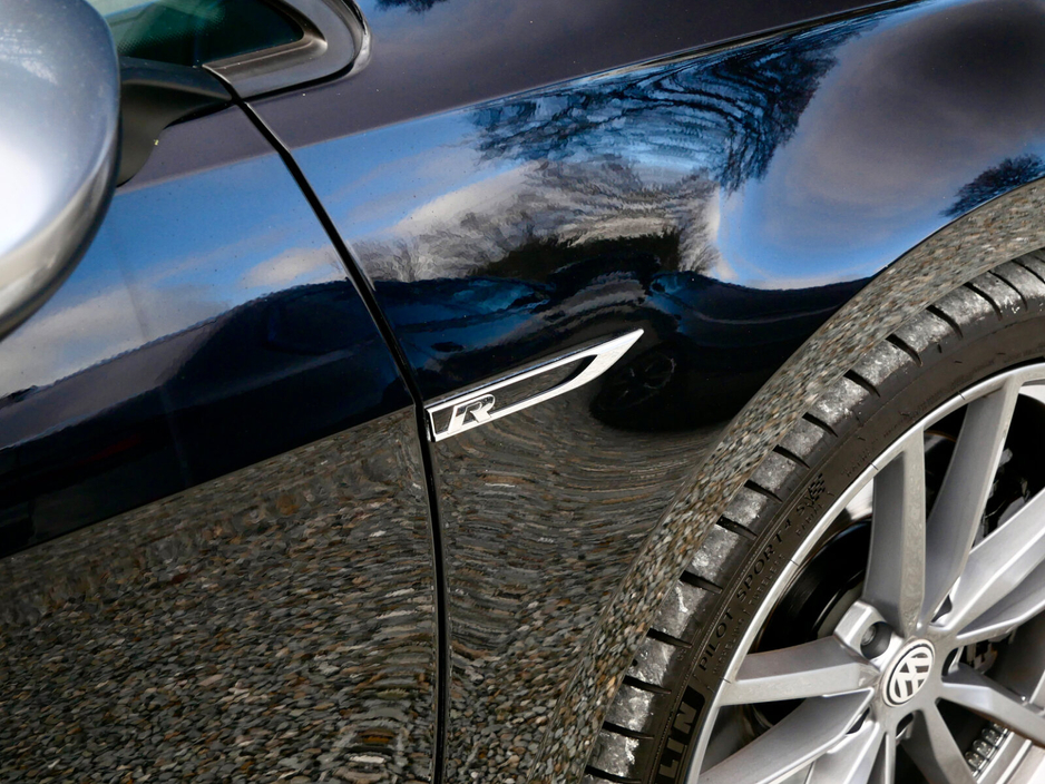 2019 Volkswagen Golf 2.0 TSI 5DR 300HP DSG 4M R €34,950