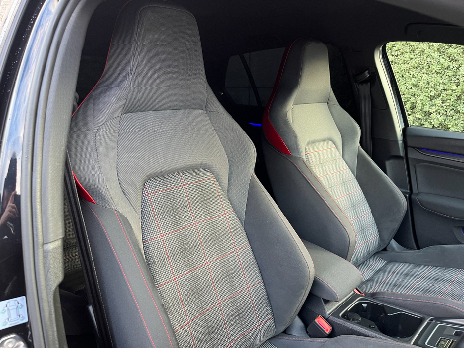 2022 Volkswagen Golf GTI AUTOMATIC 2.0 PETROL //LOW MILES//HEATED SEATS AND STEERING WHEEL//HEAD UP DISPLAY//KEYLESS ENTRY// €39,950