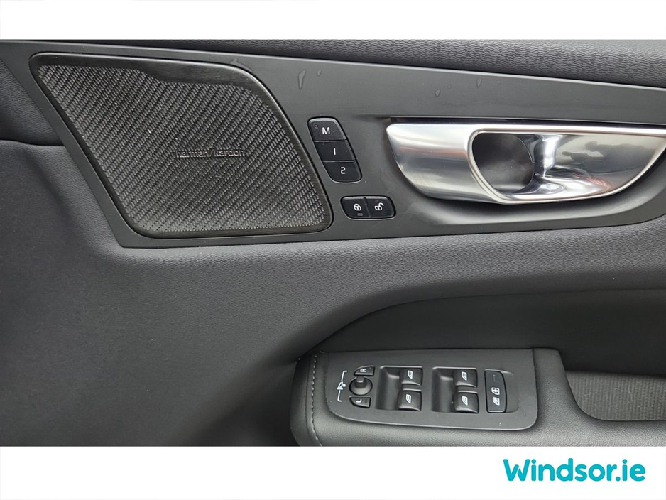 2024 Volvo XC60 Plus+ T6 Recharge AWD 350BHP Plus Twin Engine €54,495