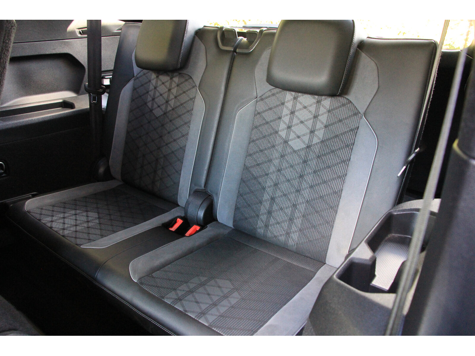 2023 Volkswagen Tiguan Allspace 2.0 TDI 150HP R-Line DSG €49,950