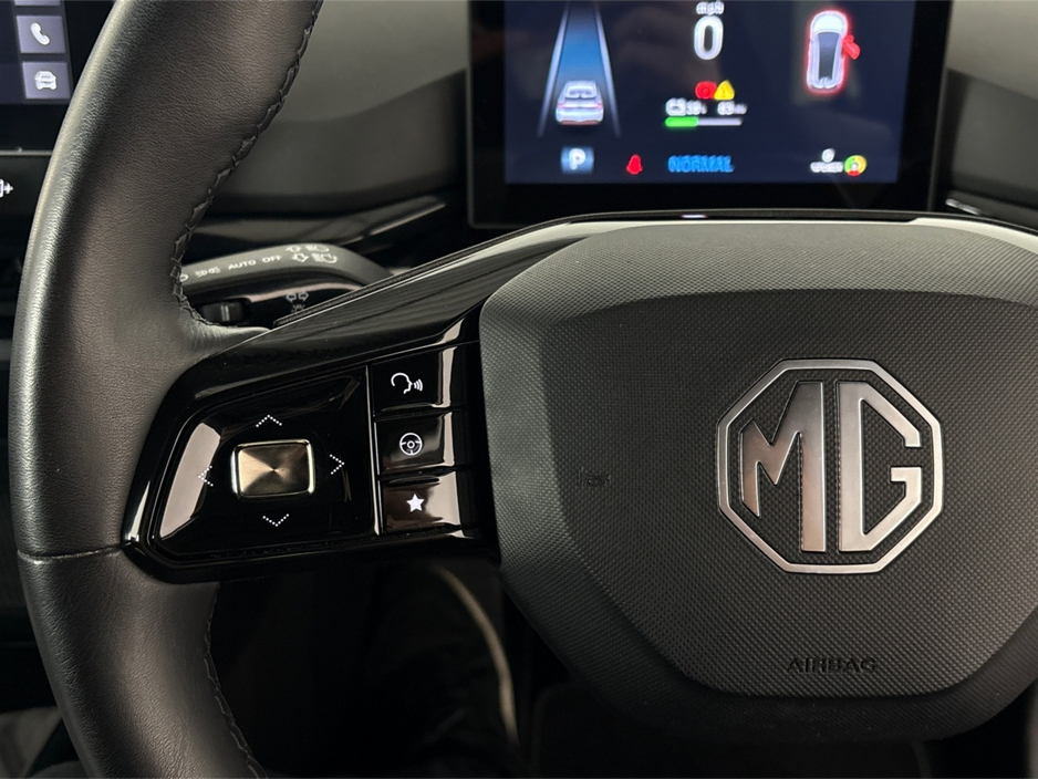2024 MG 4 EXCLUSIVE- 64KWH**HALF LEATHER INTERIOR**HEATED SEATS & INTERIOR**REVERSING CAMERA**TINTED WINDOWS**ADAPTIVE CRUSIE CONTROL**HISTORY CHECKED**FINANCE ARRANGED** €24,695