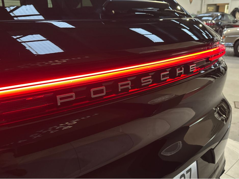 2024 Porsche Cayenne 3.0 V6 E-HYBRID MEGA  SPEC €109,950