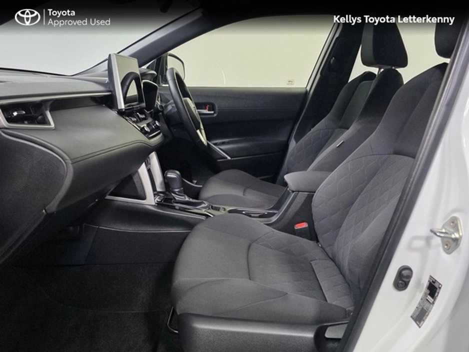 2025 Toyota Corolla Cross COROLLA CROSS 1.8 LUNA #174 €37,490