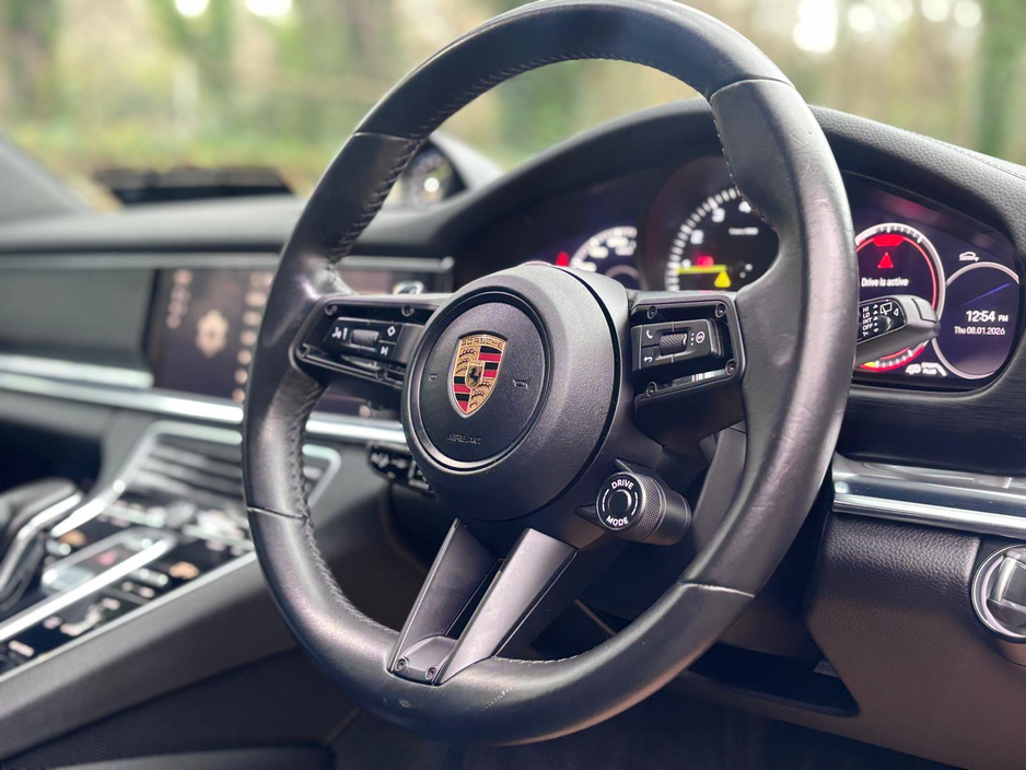 2023 Porsche Panamera 4 E-HYBRID SPORT TURISMO *Colossal Specification* €87,950