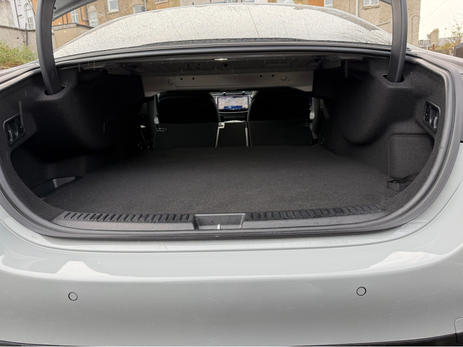 2024 Mercedes-Benz E Class STUNNING LOOKING URBAN EDITION HYBRID PHEV//STUNNING IN ALPINE GREY//VERY LOW MILEAGE//SIMI AND AA DEALER €68,950