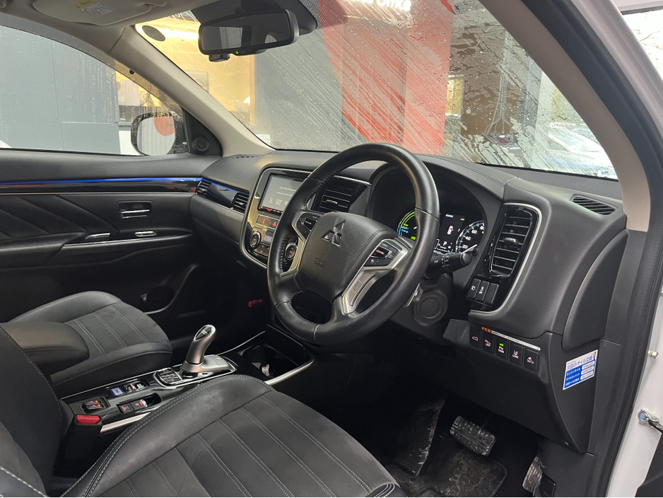 2019 Mitsubishi Outlander €21950! 2019 MITSUBISHI OUTLANDER PHEV 4WD G 2.4 AUTOMATIC / HEATED SEATS / HEATED STEERING WHEEL / CRUISE CONTROL / PADDLE SHIFTERS / €21,950
