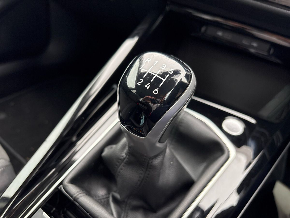 2023 Volkswagen Golf 2.0 TDI 115HP Style €29,975