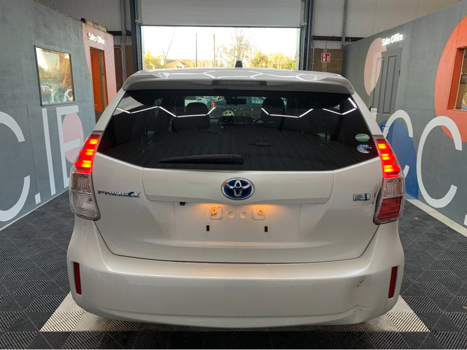 2017 Toyota Prius 1.8 HYBRID 7 SEATER / 122k KMs / Reverse Camera, Cruise Control & More €19,950