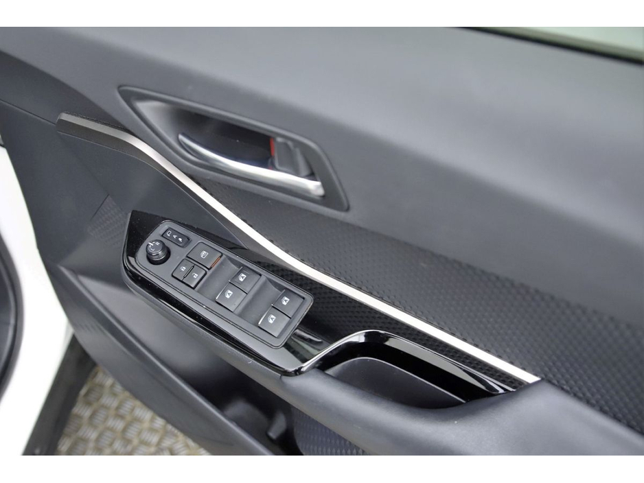 2018 Toyota C-HR 1.8 HYBRID *BI-TONE ROOF*HALF LEATHER*10"ANDROID CAR PLAYER* €21,490