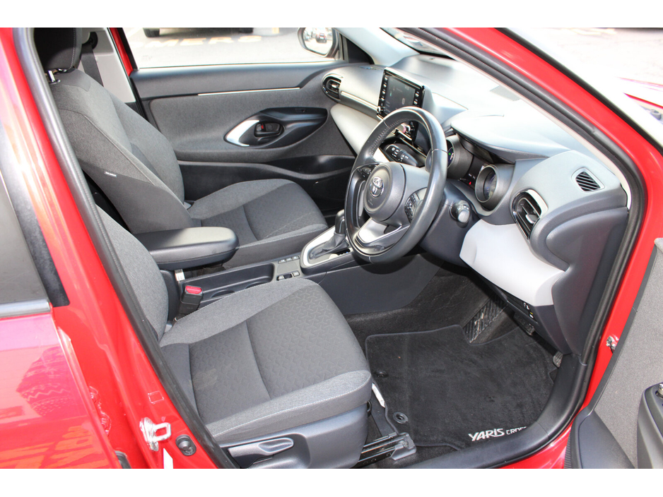 2022 Toyota Yaris Cross 1.5 Hybrid CVT Luna €23,950