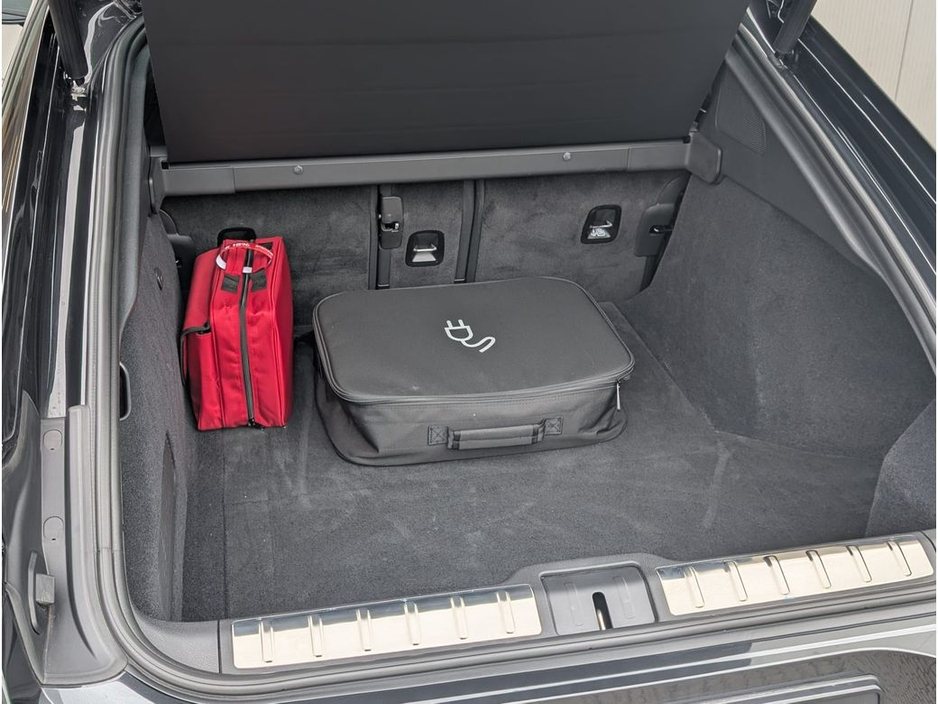 2025 Porsche Panamera Hybrid 4 - 4+1 Adaptive Cruise Control *ARRIVING SOON* €129,888