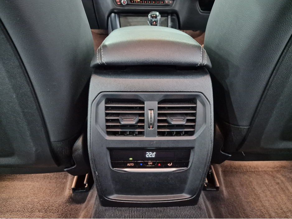 2019 BMW 3 Series 320D G20 SPORT AUTOMATIC **ORIGINAL IRISH CAR / LOW MILEAGE / 18" ALLOYS / APPLE CARPLAY / CRUISE CONTROL / FULL BLACK LEATHER / HEATED SEATS / SAT NAV / REVERSE CAMERA / FULL BMW SERVICE RECORD** €27,900