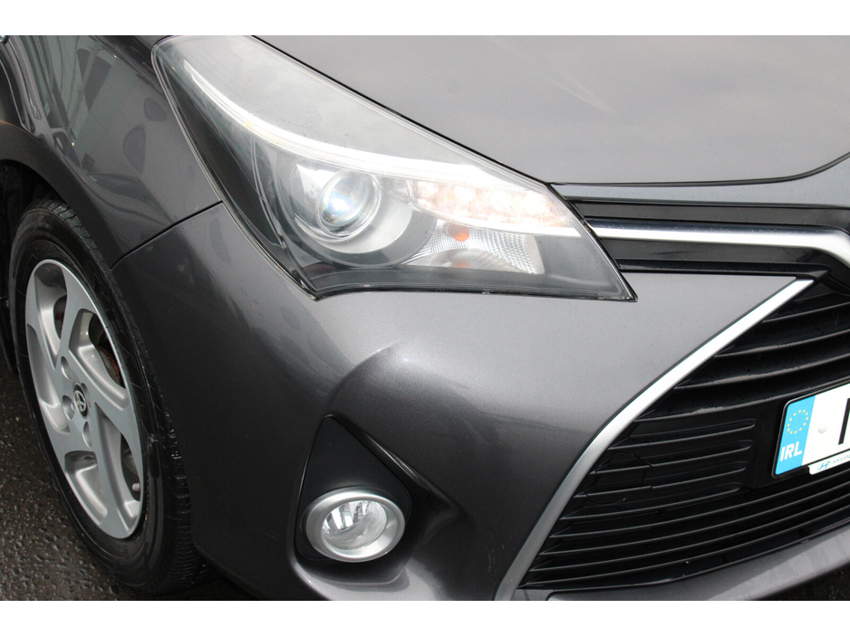 2017 Toyota Yaris Hybrid Luxury €14,950