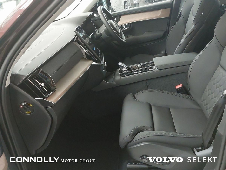 2025 Volvo XC90 T8 PHEV Plus Dark €806pm €89,995