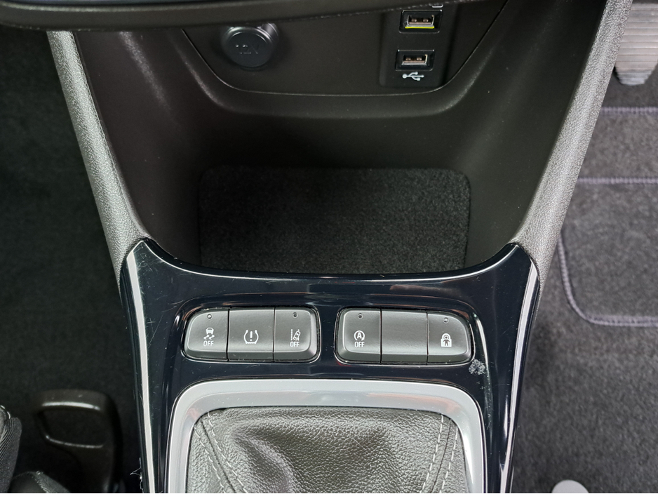 2022 Opel Crossland ULTIMATE 1.2TURBO 110BHP **LEATHER/SUEDE INTERIOR** €19,950