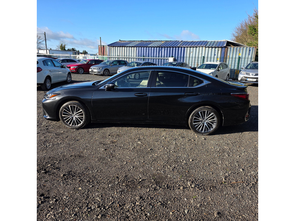 2023 Lexus ES 300 H ES300h Dynamic €43,950