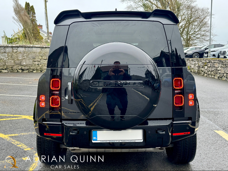 2025 Land Rover Defender P300e X-DYNAMIC SE URBAN SPEC PHEV AUTO €109,950