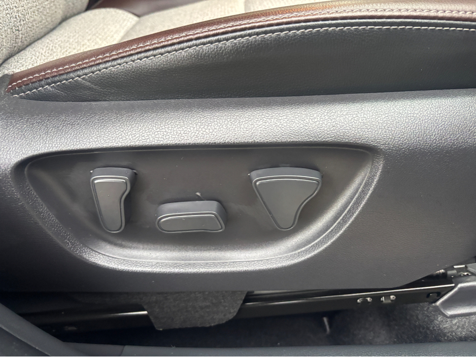 2021 Toyota Yaris Cross Z HYBRID AUTOMATIC 1.5 PETROL //MASSIVE SPEC//HALF LEATHER HEATED SEATS//KEYLESS ENTRY//360 PARKING CAMERAS// €23,950