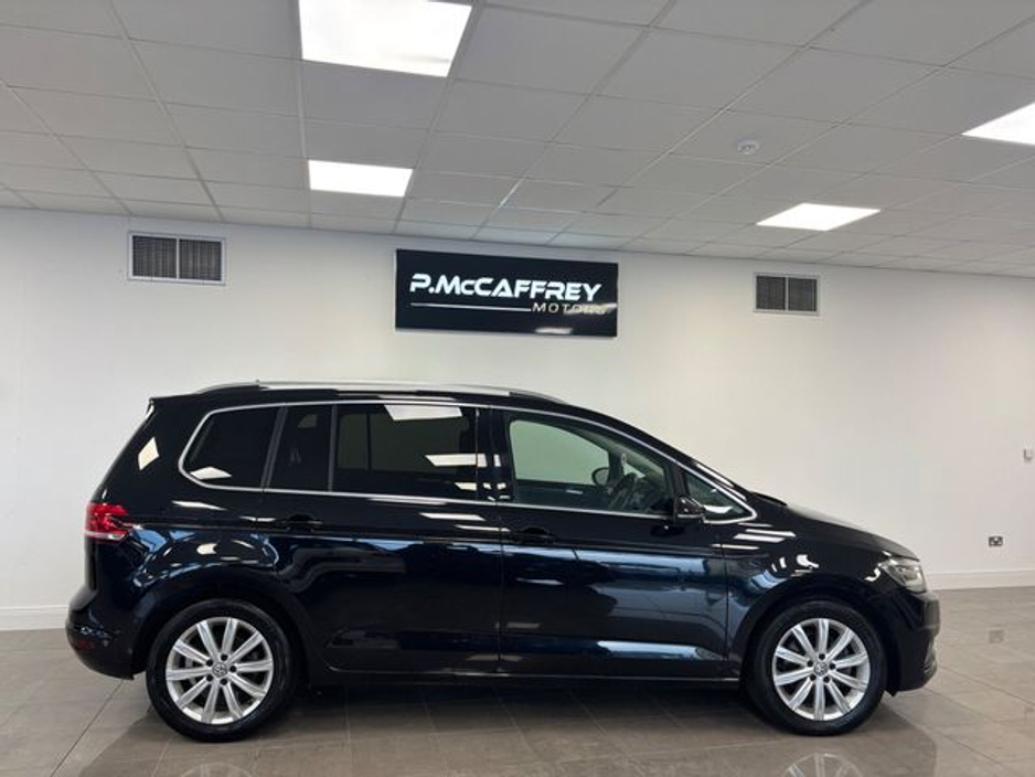 2020 Volkswagen Touran 2.0 TDI 150HP DSG Highline €22,850