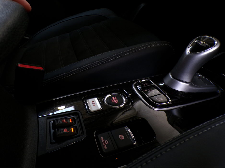 2019 Mitsubishi Outlander *2.4 AUTO HYBRID PLUG-IN*4X4*MITSUBISHI OUTLANDER*WINTER PACK*ELECTRIC HEATED LEATHER AND ALCANTARA SEATES*HEATED S-WHEEL*360 COLOUR CAMERA*PARKING SENSORS*FULL SAFETY PACK*ACTIVE BRAKING €23,900