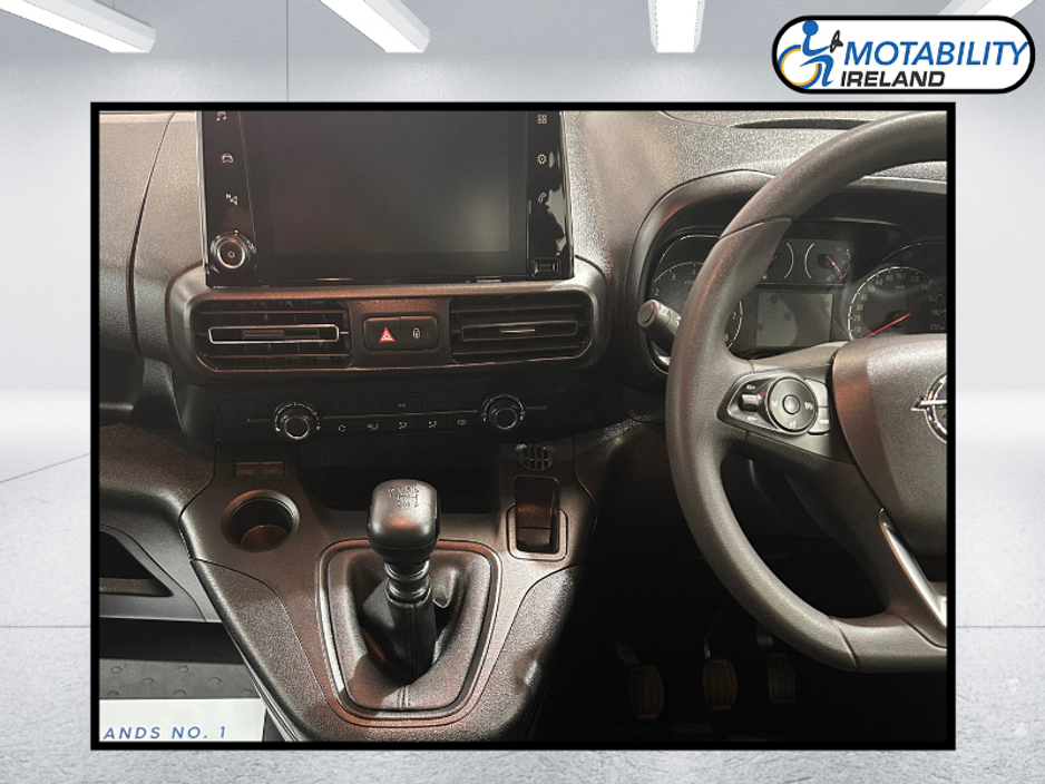 2022 Opel Combo Wheelchair Accessible €37,995