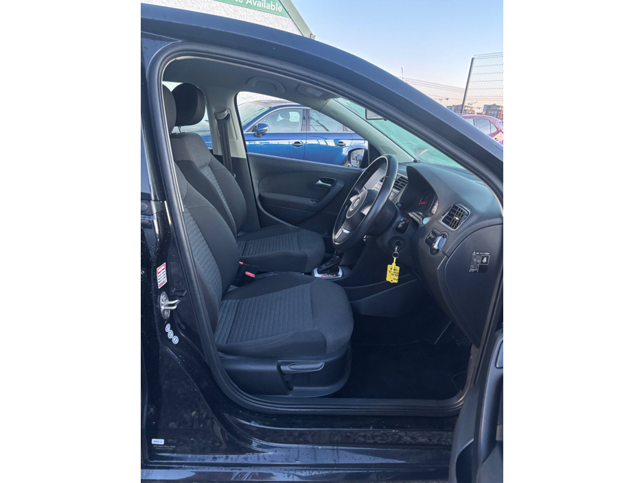 2014 Volkswagen Polo  €10,950