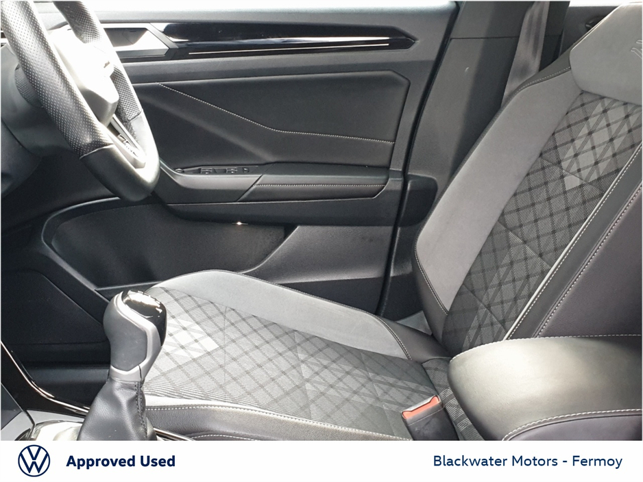 2023 Volkswagen T-Roc 2.0TDI 116BHP R-LINE WITH REAR VIEW CAMERA AND WINTER PACK €31,950