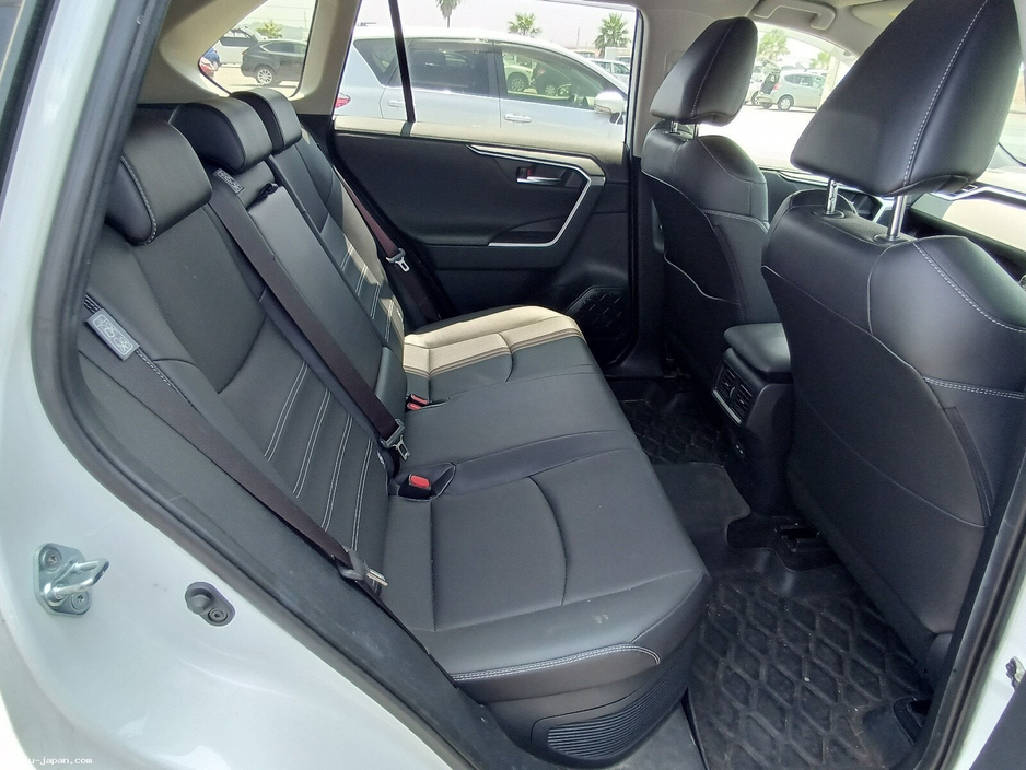 2023 Toyota Rav4 2.5 PHEV AWD-i Sol €41,999