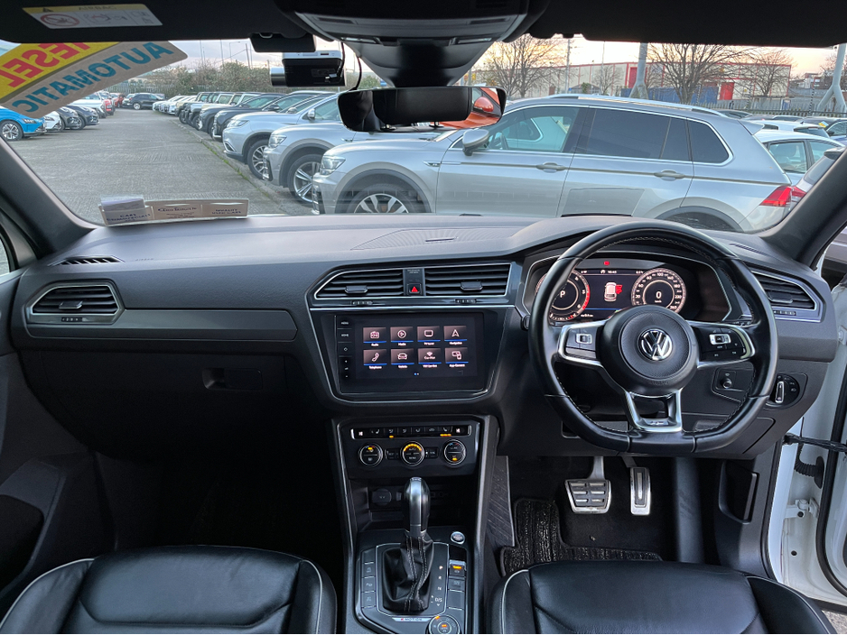 2018 Volkswagen Tiguan R-LINE 4 MOTION AUTOMATIC 2.0 DIESEL //MASSIVE SPEC//FULL LEATHER//HEAD UP DISPLAY//HEATED SEATS//360 PARKING CAMERAS// €29,950