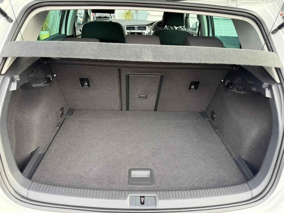 2016 Volkswagen Golf  €14,890