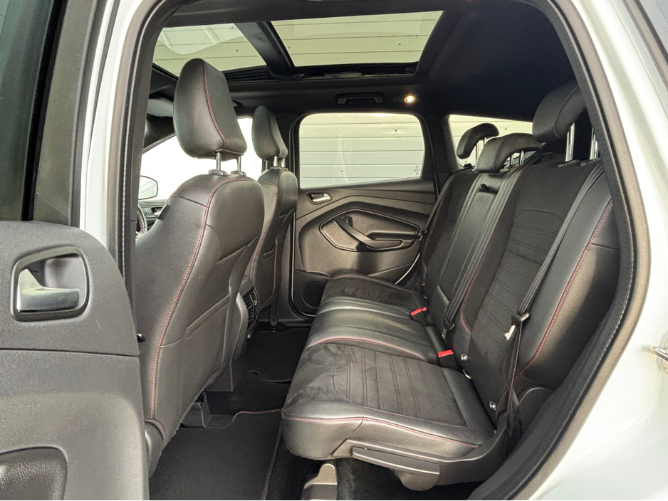 2018 Ford Kuga 1.5 TDCI 120PS ST-LINE - Sunroof