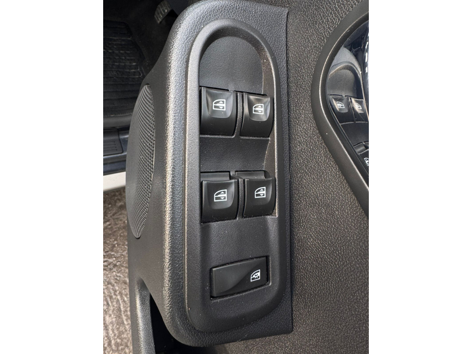 2017 Dacia Duster PRESTIGE 1.5 DCI 110 4X2 4DR €9,400