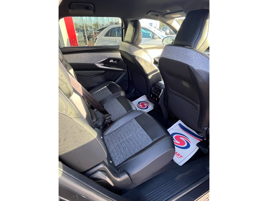 2025 Peugeot 5008 1.2 MHEV 145bhp E-DCS6 Allure €48,950