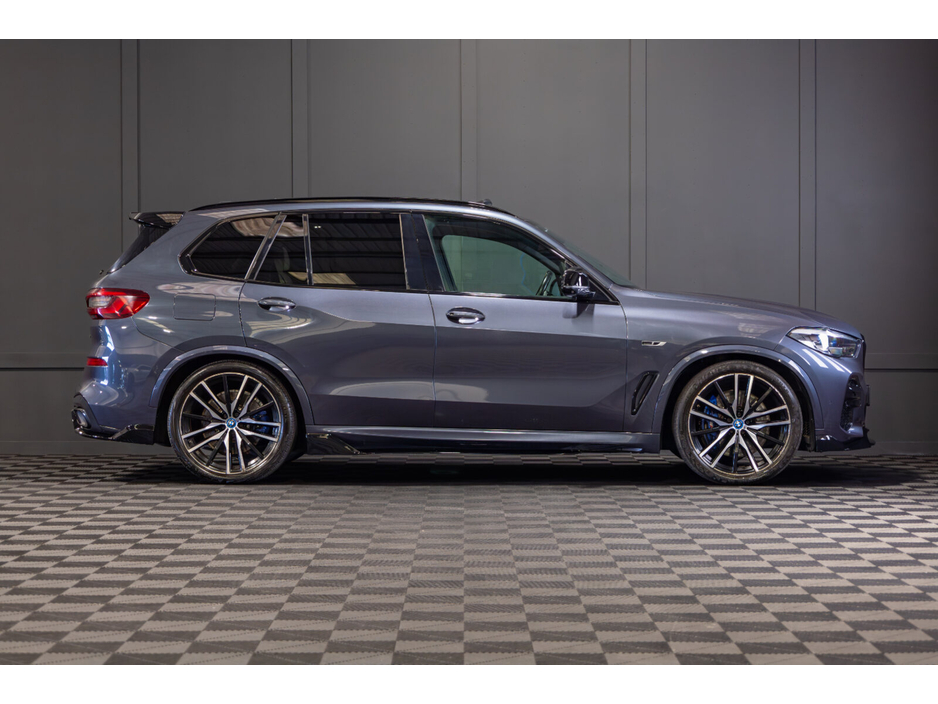 2022 BMW X5 xDrive45e M Sport €61,950