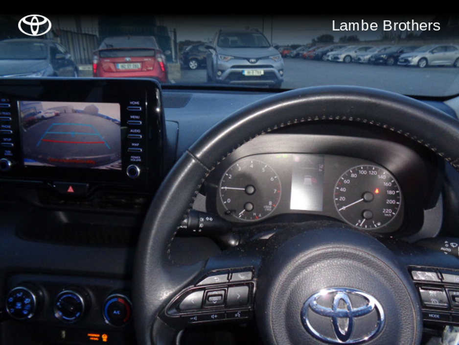 2021 Toyota Yaris 1.0 LUNA 4DR €18,500