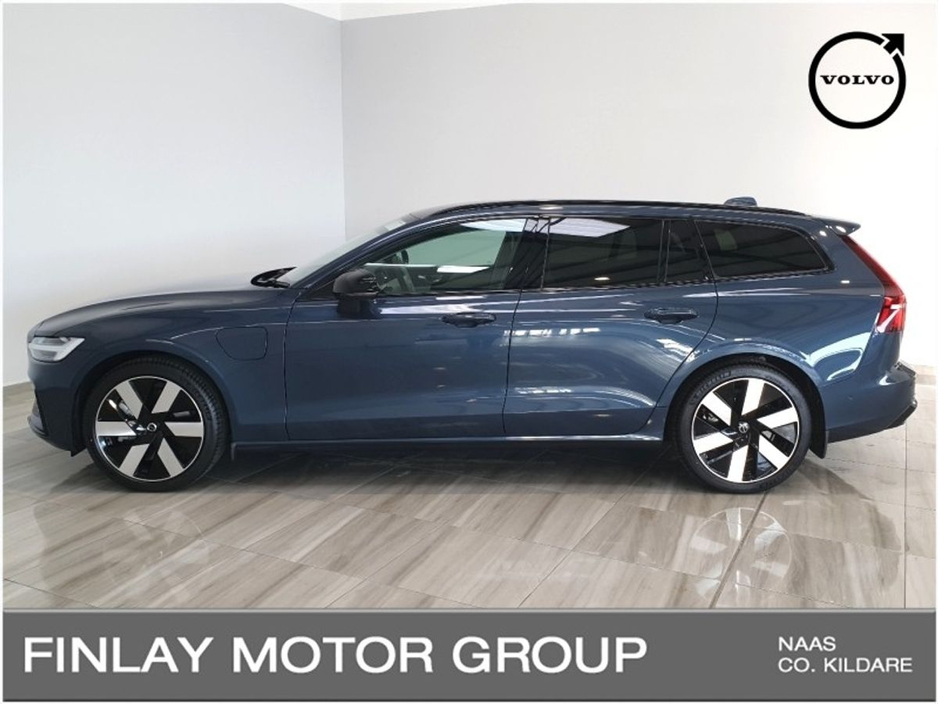 2026 Volvo V60 T6 Plus Dark Hybrid AWD , 360 Camera . Leather , Heated seats & Steering wheel , €73,864