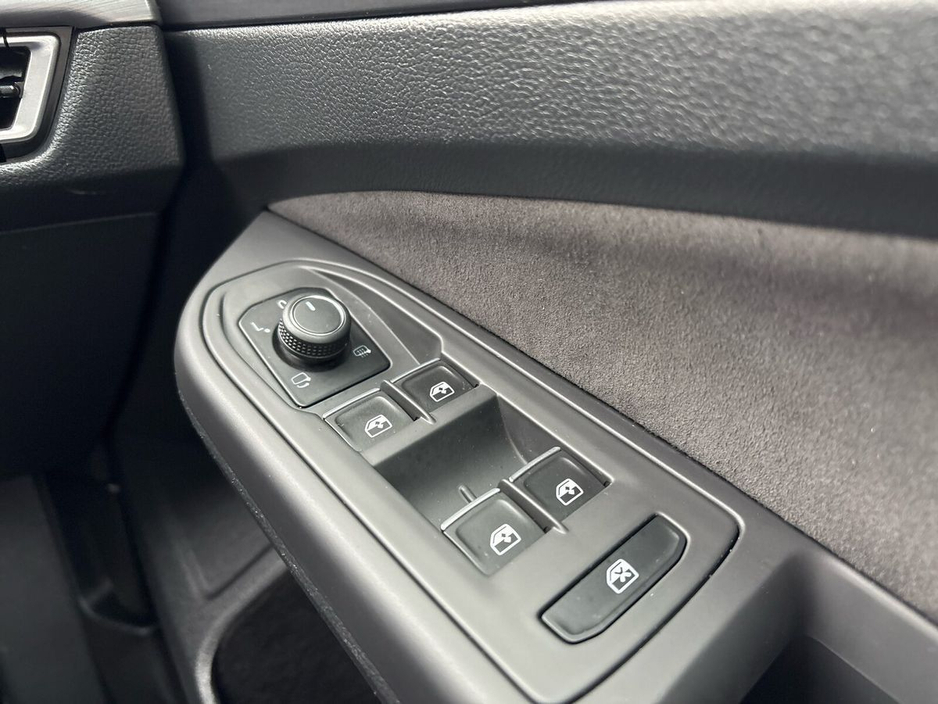 2023 Volkswagen Golf 2.0 TDI 115HP Style €29,975