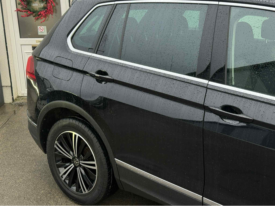 2023 Volkswagen Tiguan LIFE 2.0 TDI MANUAL 6SPEED FWD 122BHP €36,950